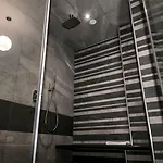 Pandora Tirana