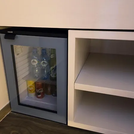 Pandora Τίρανα