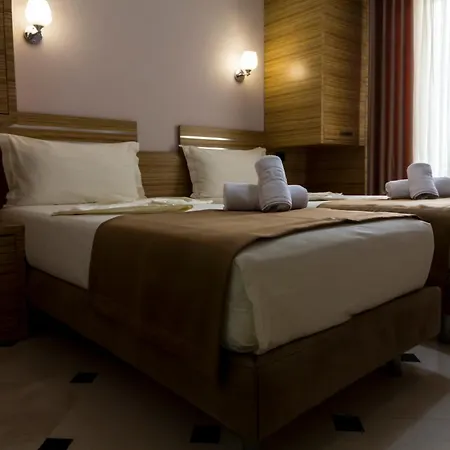 Pandora Τίρανα