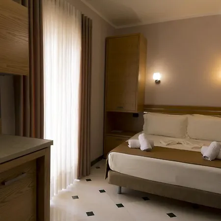 Pandora Tirana