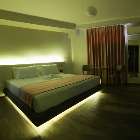 Pandora 3* Тирана