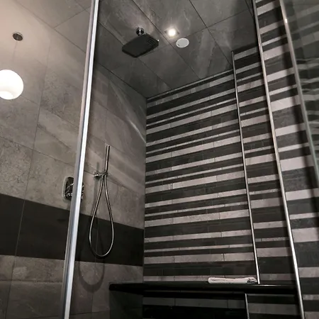 Pandora ティラナ