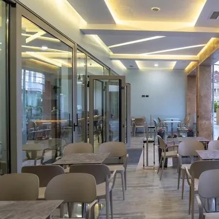 Pandora ホテル ティラナ