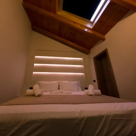 Pandora Тирана