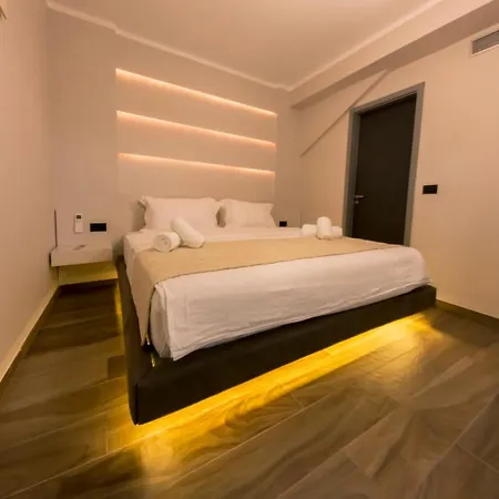 Pandora ホテル 3*