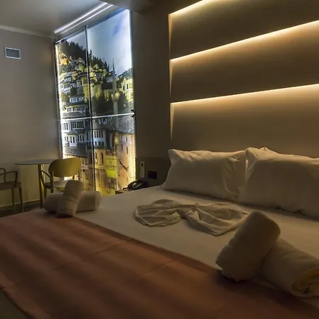 Pandora 3* Тирана